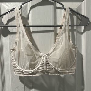 Victoria’s Secret unlined plunge bra